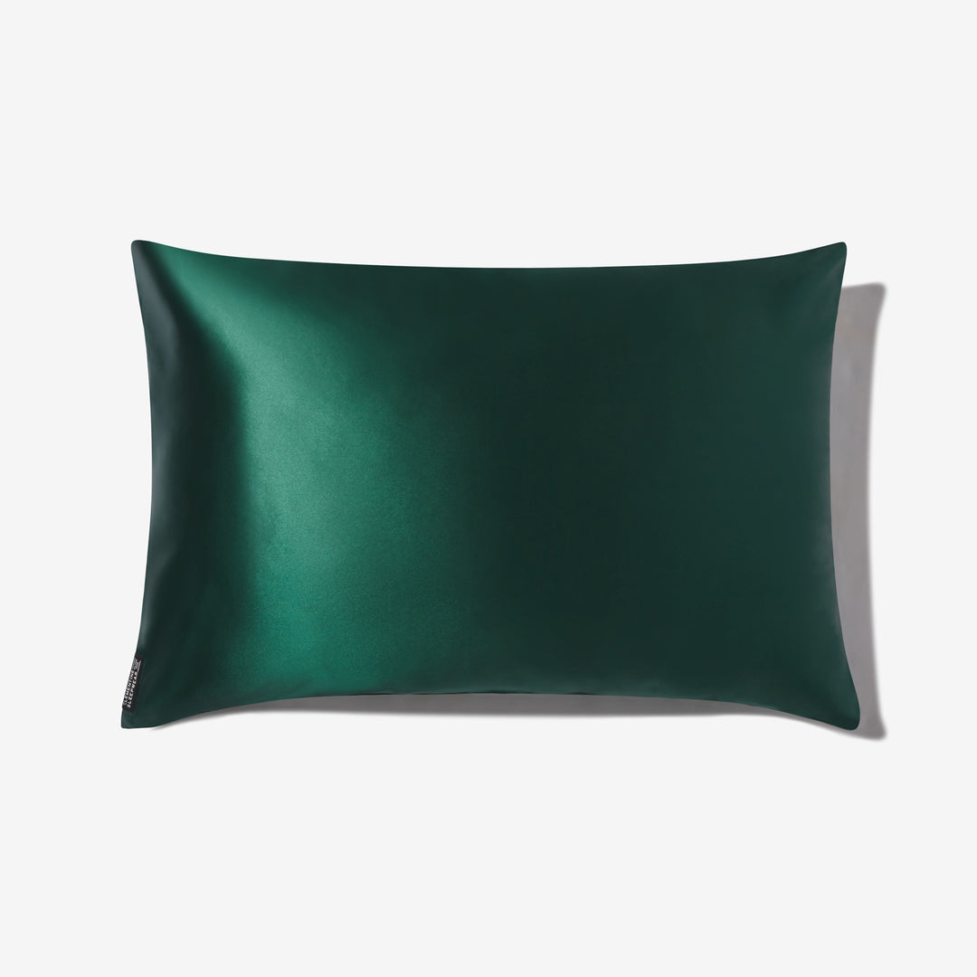 Forest-green silk pillowcase, rectangular with subtle sheen and right-side shadow - Pillowcase green#color_forest-green
