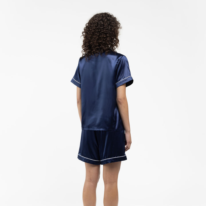 #color_navy-blue-and-white