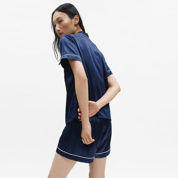 #color_navy-blue-and-white